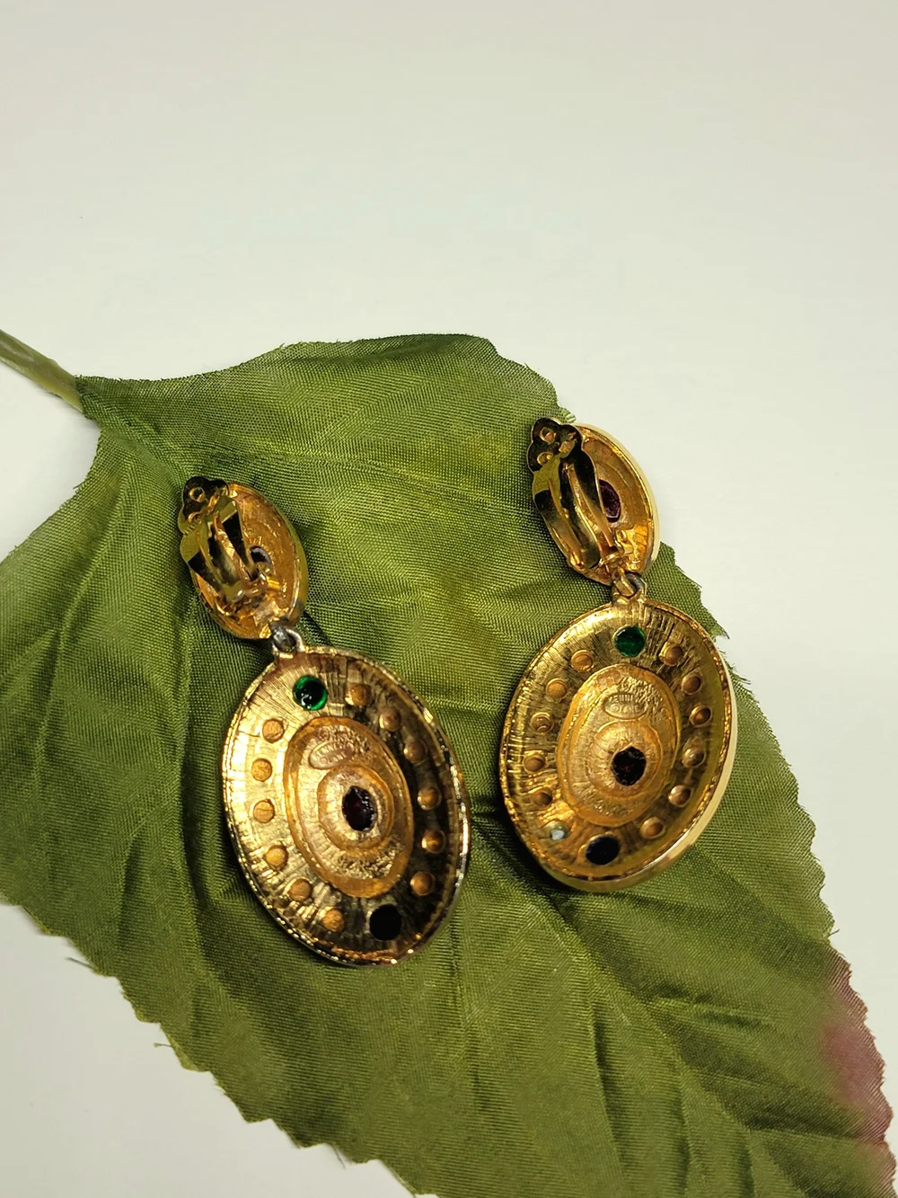 Vintage Kenneth Jay Lane Gold Tone Cabochon Statement Clip Earrings - Picture 7 of 10